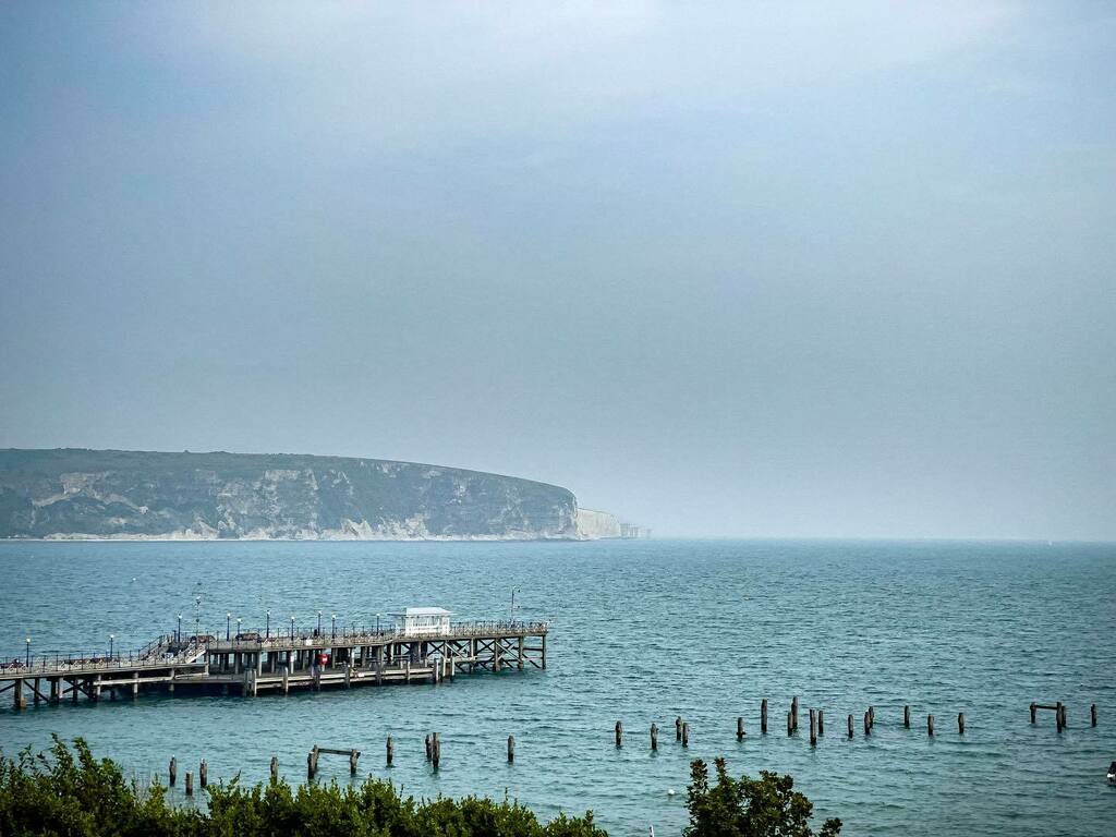 Dave_G_Jones's tweet photo. Swanage - September 2021
#iphone12promax #iphonepro #AppleProRAW #iphoneography #iphoneographer #iphonephotography #iphonephotographer #iphoneedit #snapseed #snapseedapp #googlesnapseed #appleraw #swanage #dorset #igersdorset #holiday #jurassiccoast https://t.co/Z9j1VtsTQP