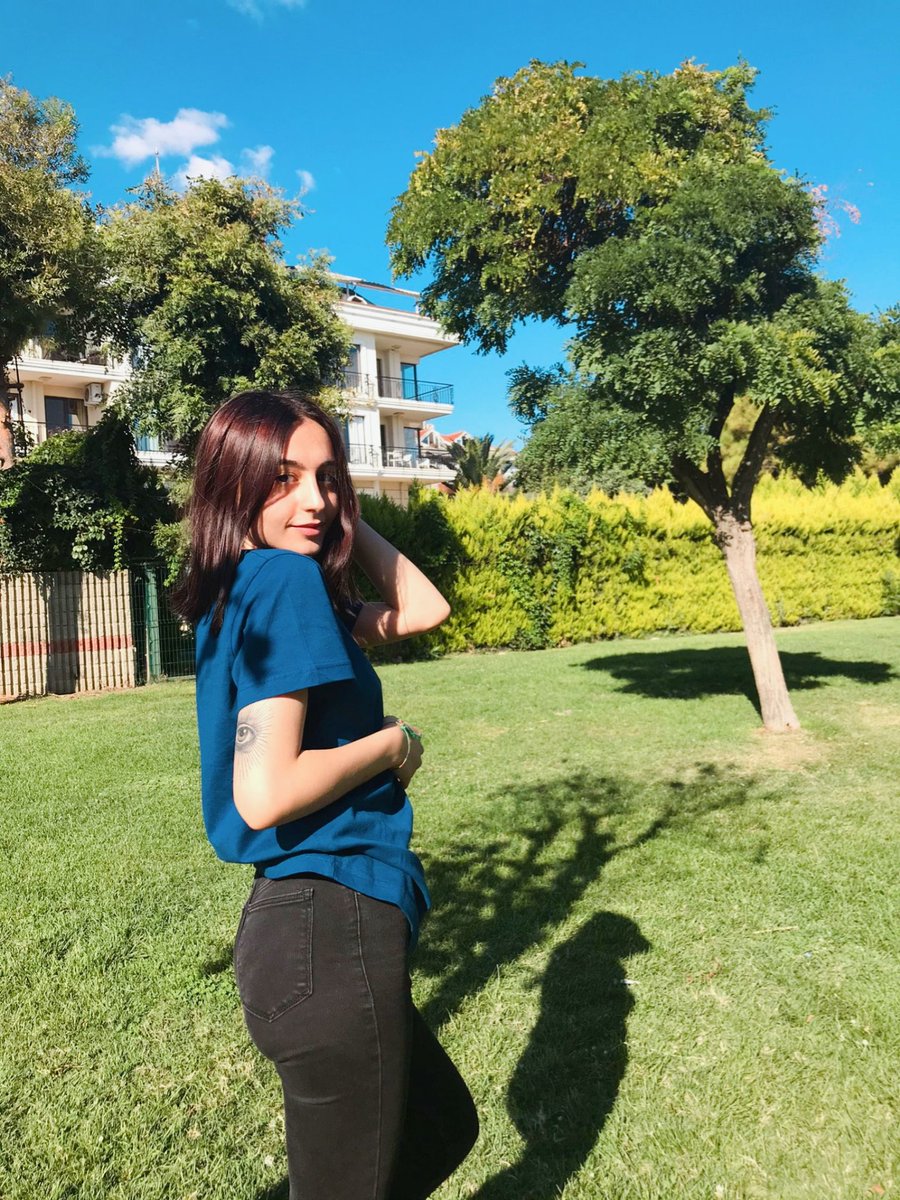 Arkamdan cevirilen isleri net görebilmek icin yaptırdığım tatu ve güzeller güzeli ben ☀️