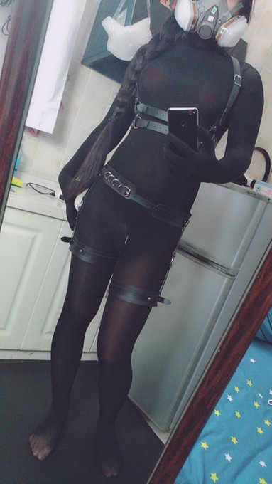 少し戦闘服な感じ? 