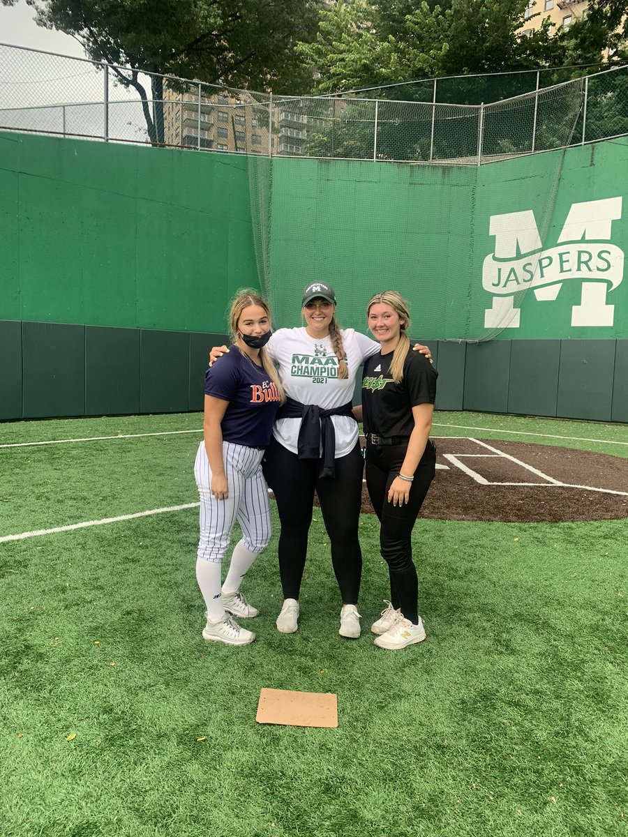 i had an amazing experience at my first college softball camp at manhattan college! thank you to coach Cat Clifford, the rest of the coaches staff and the players for an amazing experience! @JaspersSoftball 💚#softball #collegecamps