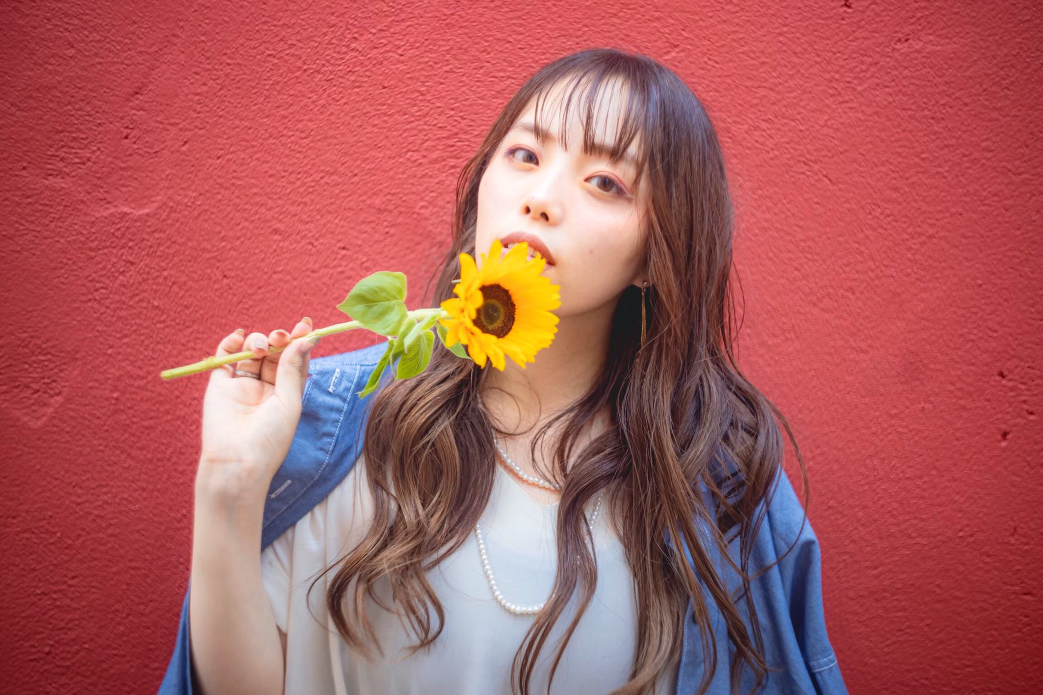 なうみ おはようございます ひまわりは母親の好きな花 あと ガーベラ 花好きになったのは母と祖母の影響かなぁ 1番共感した花言葉は バンクシアという花の 心地良い孤独 定期的に1人で過ごす時間がとても好きです 寒くなってきたぞ 秋が