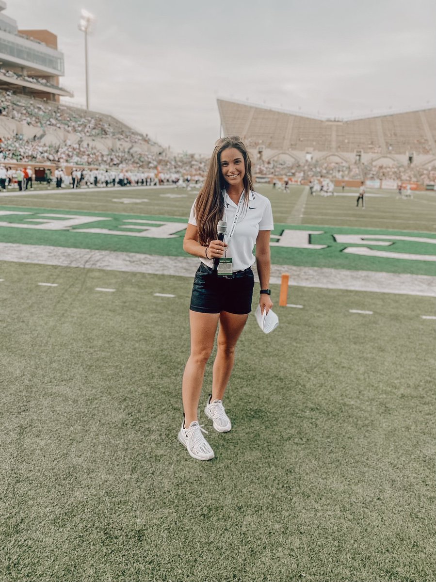 malloryhartley's tweet photo. One of the many perks of being an emcee: best seats in the house. #GMG https://t.co/HMlXJ22Bue