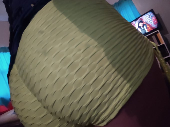 Finally got me some TikTok shorts and legging https://t.co/HA6fHUzhjg