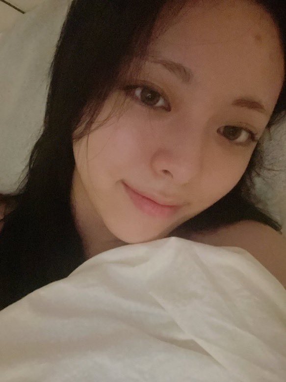 wonderitzy's tweet photo. how can shin #yuna be EXTREMELY gorgeous with or without makeup?@:?/&amp;/ https://t.co/aqrrrUKxkp