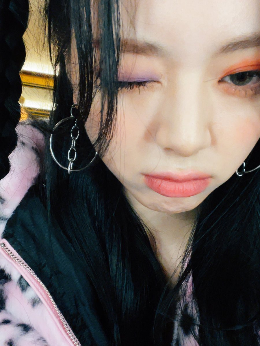 wonderitzy's tweet photo. how can shin #yuna be EXTREMELY gorgeous with or without makeup?@:?/&amp;/ https://t.co/aqrrrUKxkp