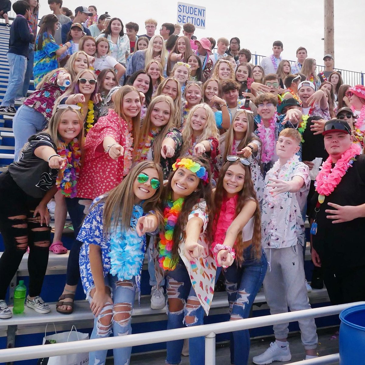 FlyerFlightCrew's tweet photo. โ๏ธ๐บ #hawaiianout #flyerpride https://t.co/Q9zalhvfnC