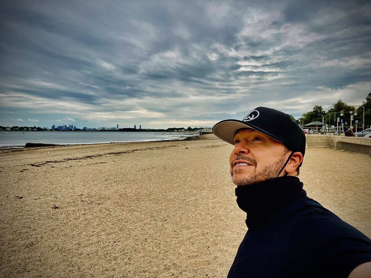 DonnieWahlberg's tweet photo. #thankful 🙏🏼❤️ https://t.co/riijz1iy9z