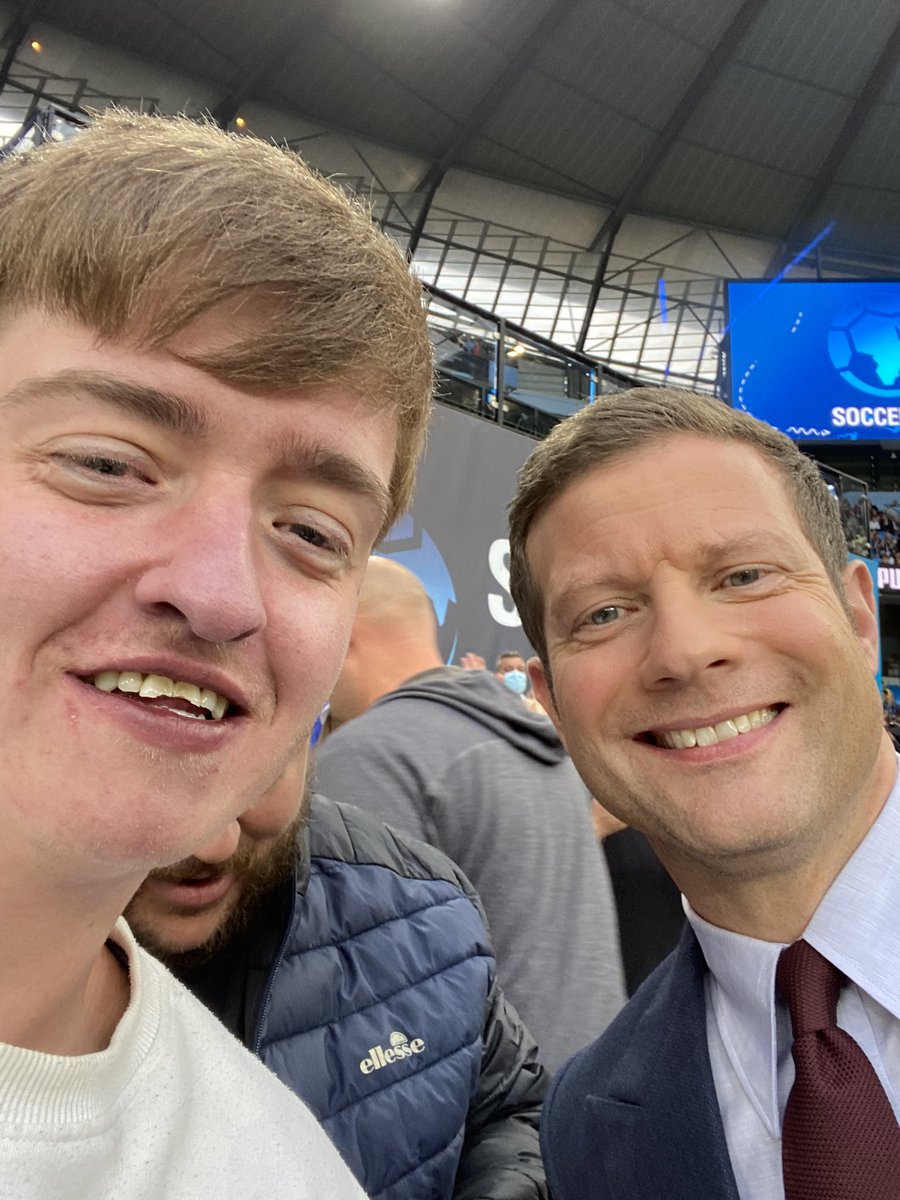 ryan_knox11's tweet photo. Cheers for the pic @radioleary 👌 https://t.co/hiD27mAFyR