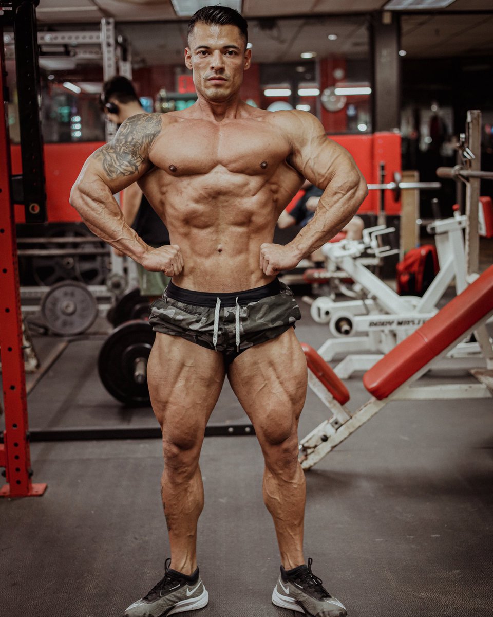 Giophysique1's tweet photo. Workout well done! Chest-shoulder-biceps RT🙏🏼 Instagram @Giophysique1 
#fit #fitness #fitnessmotivation #fitnesslifestyle #fitnessmodel #bodybuilding #muscle #musclemodel https://t.co/o0hwJ9XhEK