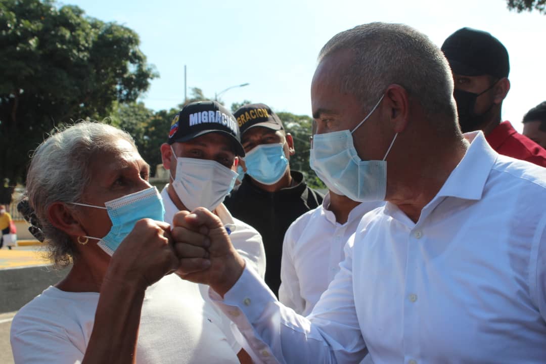 supervisionZET1's tweet photo. El pueblo fronterizo celebra acuerdos para abrir progresivamente la frontera Colombo-venezolana. #FreddyAbreFronteras @FreddyBernal @Nicolasmaduro 
@Delcyrodriguezv 
@IvanDuque @charlychaves
@juntosxtachira1 https://t.co/NuCAwqgWEV