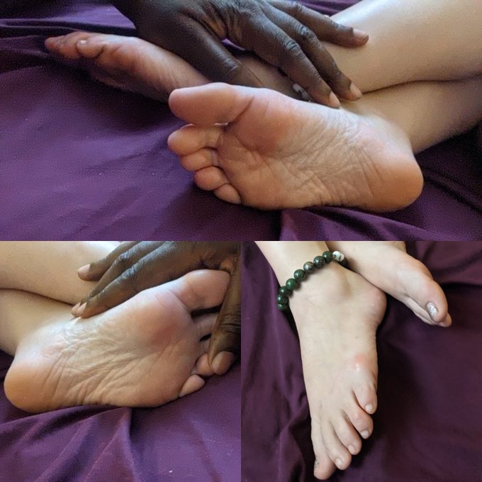 Pretty little size 6! ❤️🔥❤️  #feetfetishworld #feet #interracialcouple #toes #yinyang #realcouples https://t<a href="/tag/feetfetishworld"class="tags">#feetfetishworld</a><a href="/tag/feet"class="tags"><span>#feet</span></a><a href="/tag/toes"class="tags"><span>#toes</span></a><a href="/tag/yinyang"class="tags"><span>#yinyang</span></a><a href="/tag/realcouples"class="tags"><span>#realcouples</span></a><a href="/tag/interracia"class="tags"><span>#interracia</span></a>