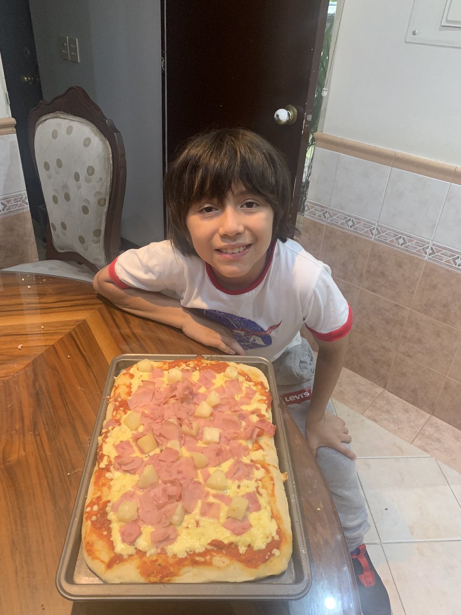 rich18mx's tweet photo. Hoy toco Pizza al carbón, elotes y chela https://t.co/mVgnjv3sOO