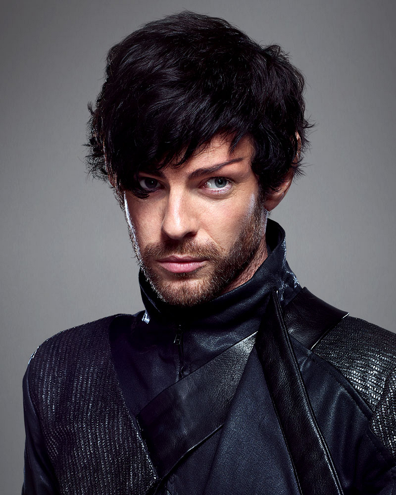 Happy Birthday to Harry Treadaway.    