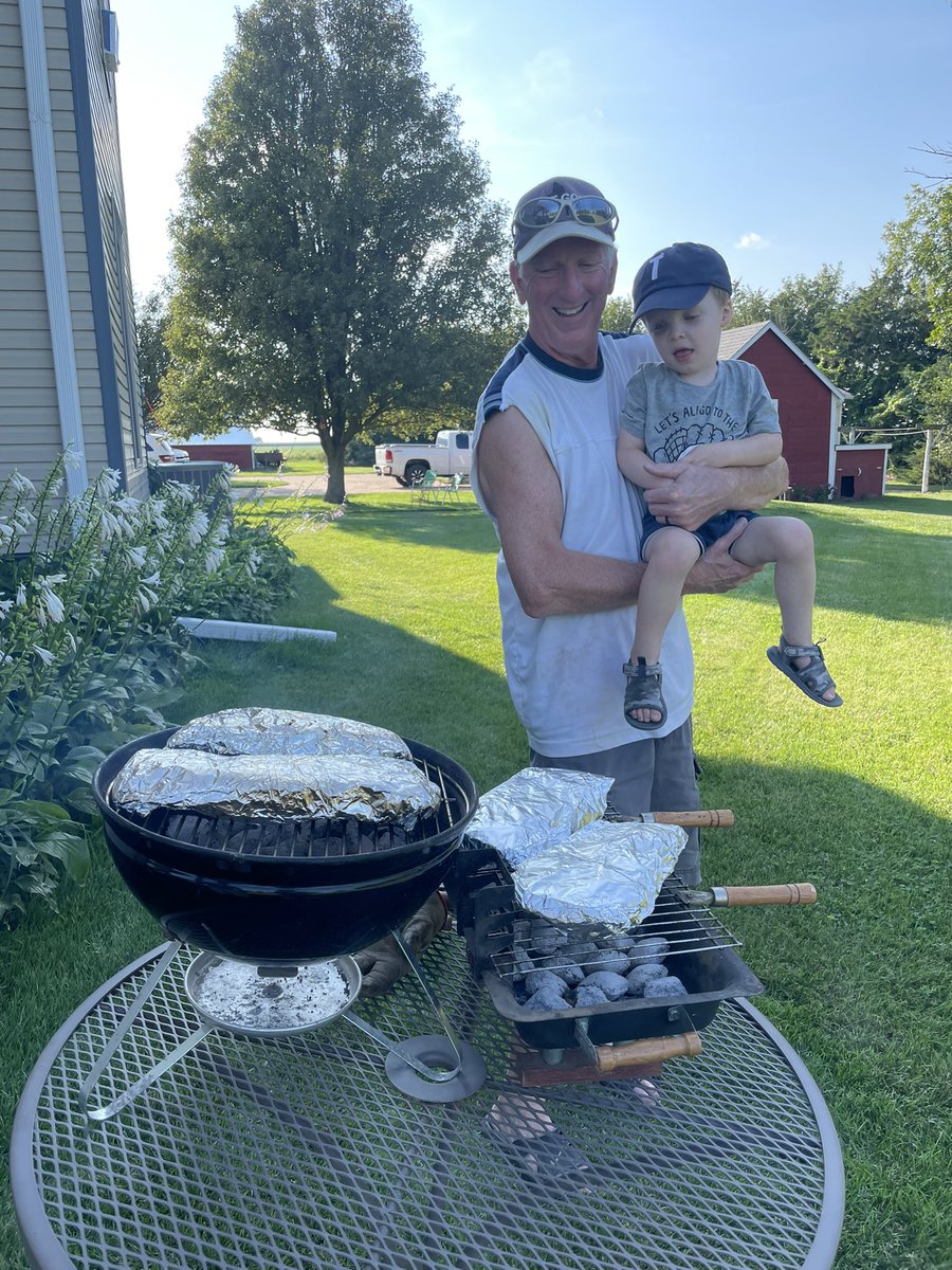 meloleitz's tweet photo. Perfect Sunday evening….Grilling hobos, making s’mores, checking out pumpkins and manly stories with Pop by the fire! 🔥🎃 #countryboy #TrevorBrice #pumpkinpatch #firesidetalks #lollyandpops https://t.co/jpXYcgdOR3