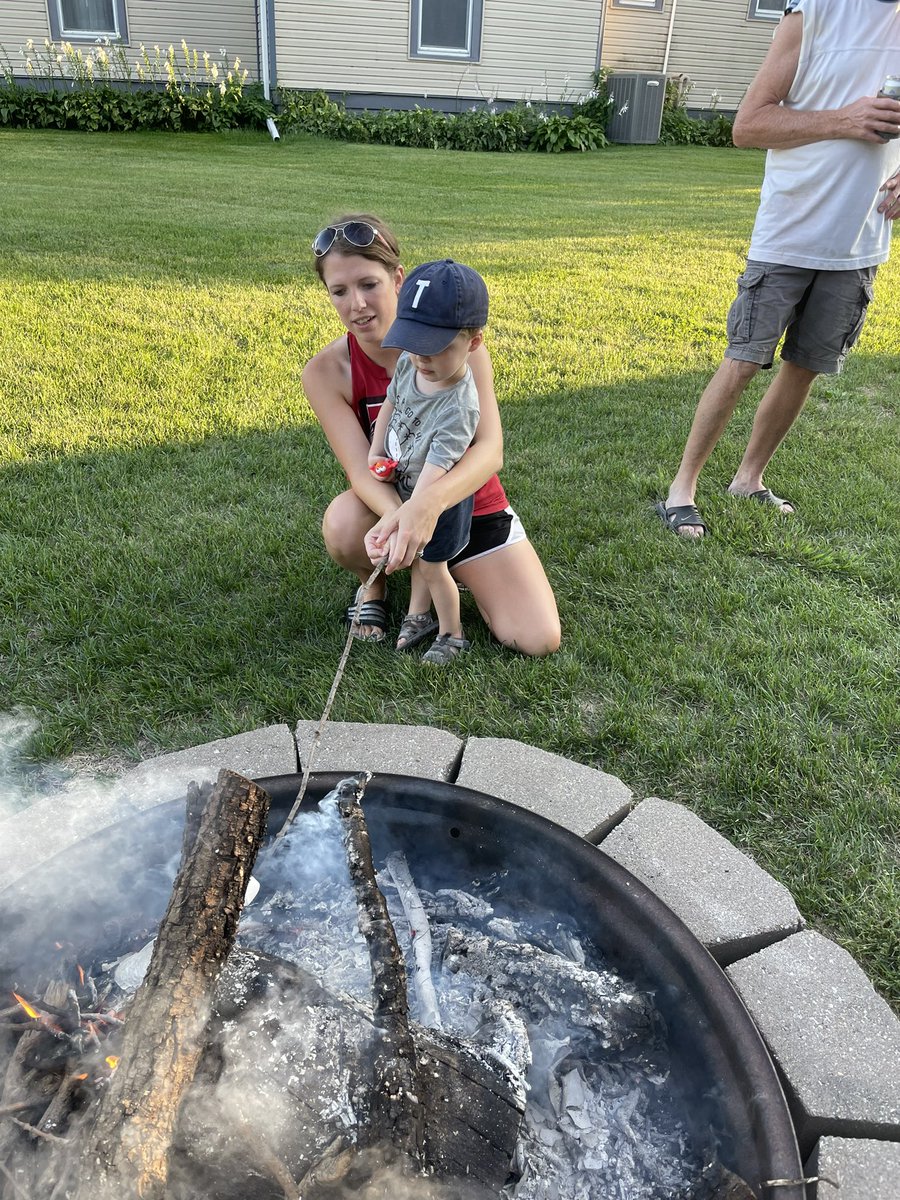 meloleitz's tweet photo. Perfect Sunday evening….Grilling hobos, making s’mores, checking out pumpkins and manly stories with Pop by the fire! 🔥🎃 #countryboy #TrevorBrice #pumpkinpatch #firesidetalks #lollyandpops https://t.co/jpXYcgdOR3