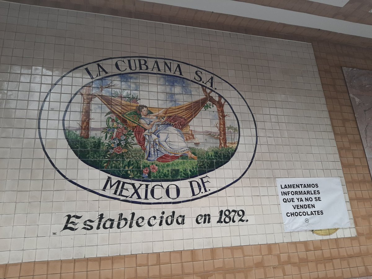 LizOsorio_'s tweet photo. El fantasma de la antigua y famosa fábrica de chocolates La Cubana de @stamalaribera que se fundó en 1872 en la zona de la Merced, pero llegó en 1925 a Santa María. 

Todavía hasta antes de la pandemia seguía funcionando :( https://t.co/ewtP4RH1St