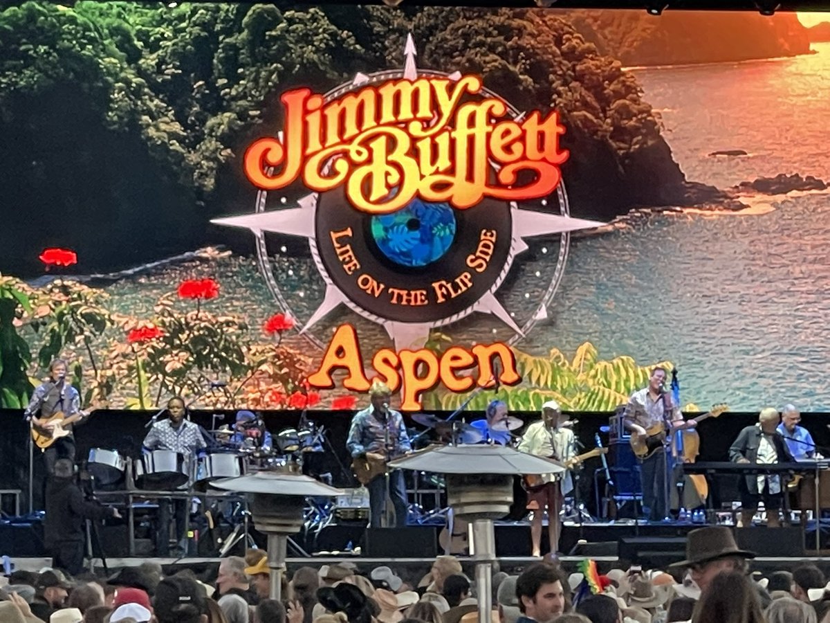 Enjoying a GREAT concert with my Sweetie! Jimmy Buffett just said that, “the vaccine is the gateway drug to fun!” @jimmybuffett Thank you for bringing back live music! @rchusker