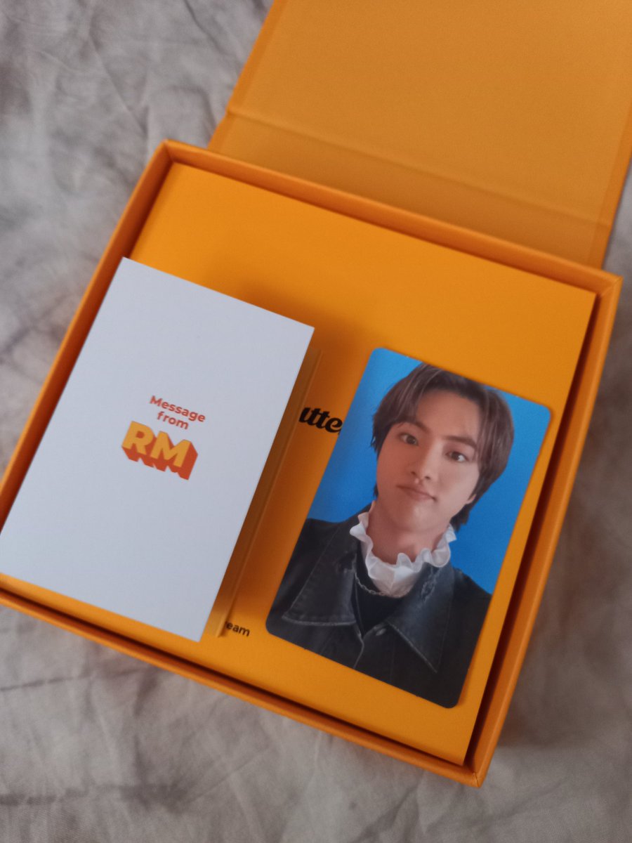 kimforjeon's tweet photo. FINALLY NAKA UNBOX NA RIN NG BUTTER ALBUM HAHAHAHAHA thank u sm ate angie @TheAhjummaShop my butter jpfc came home safely 🥰 natawa ako sa message ate 🤣😭 

#TASHowWeDoIt https://t.co/RHuUY3PU9V