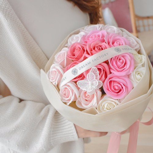 drinnaz's tweet photo. Let's go on a date!
✨🥰🤒♡˖꒰ᵕ༚ᵕ⑅꒱✨✨

🔸Roses Russian Round Bouquet
▶️RM69.90

https://t.co/L6eFfJghc5 https://t.co/K1SRnlhBM5