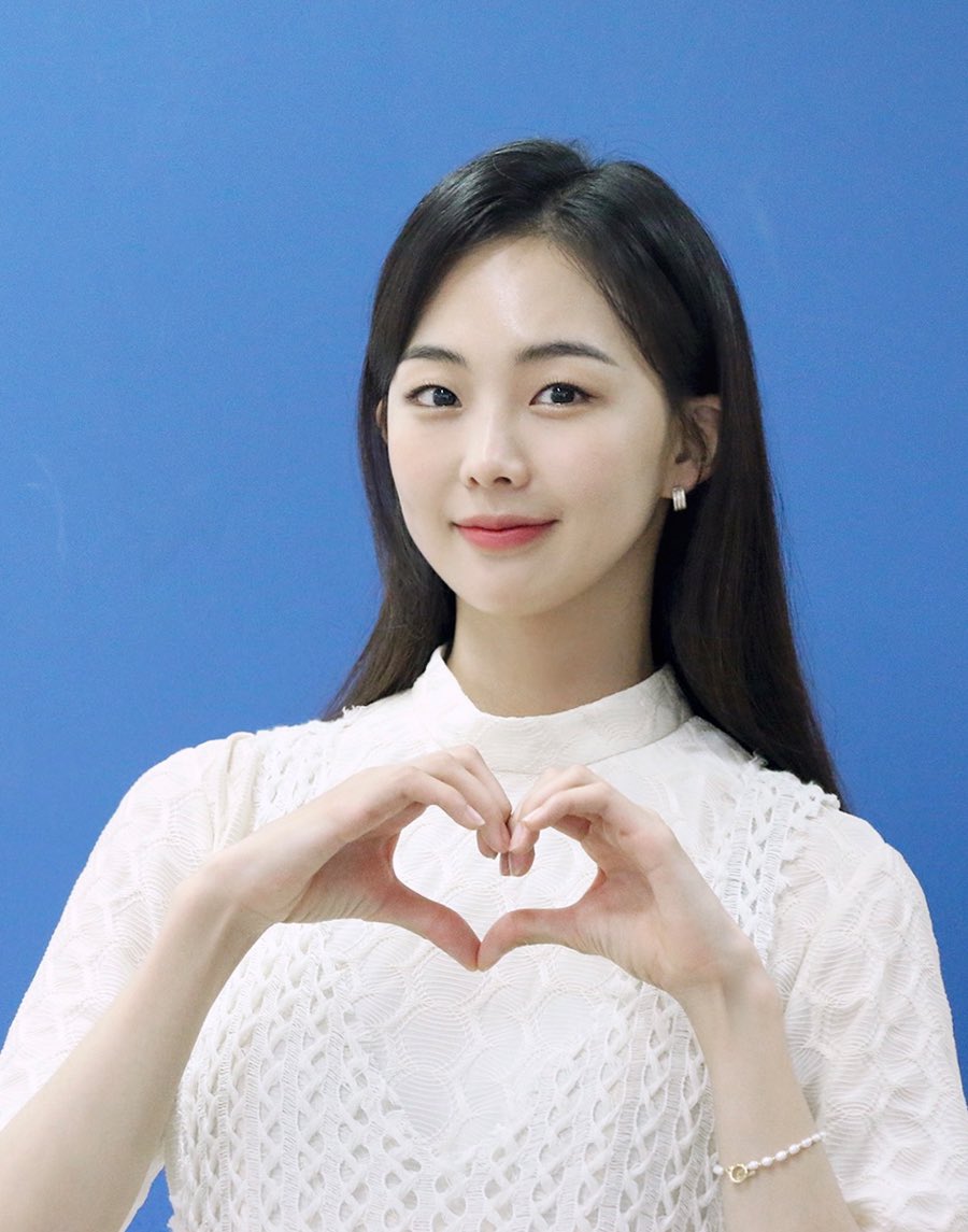 ul_ent's tweet photo. #금새록, Happy Birthday💕

9월 6일 새록 배우의 생일을 진심으로 축하합니다~
곧 다양한 색으로 물들일 새로운 모습! 기대해 주세요.

#HBD #생일 #배우 #골목식당 #Keumsaerok #UL엔터테인먼트 https://t.co/u1yvcUnjF6