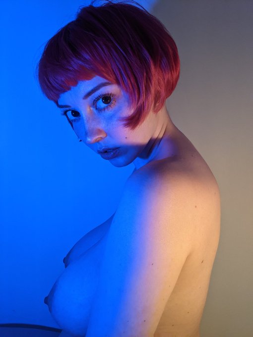 bisexual lighting https://t.co/TqNa7GJgkj