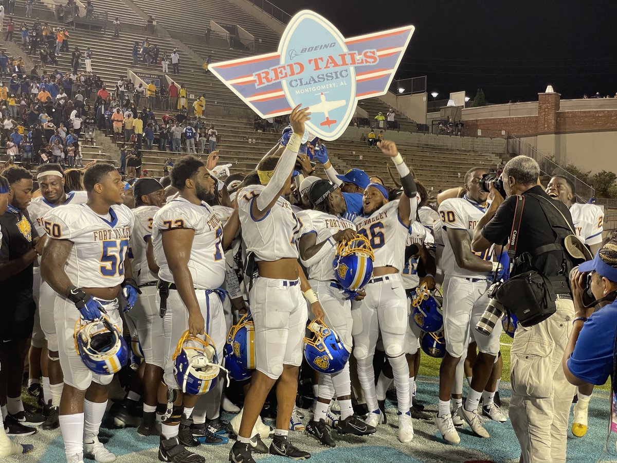 RedTailsClassic's tweet photo. 🏆 | Champions were made in Montgomery tonight

#RedTailsClassic 
#HistoryHappensHere https://t.co/6duTU19rqj