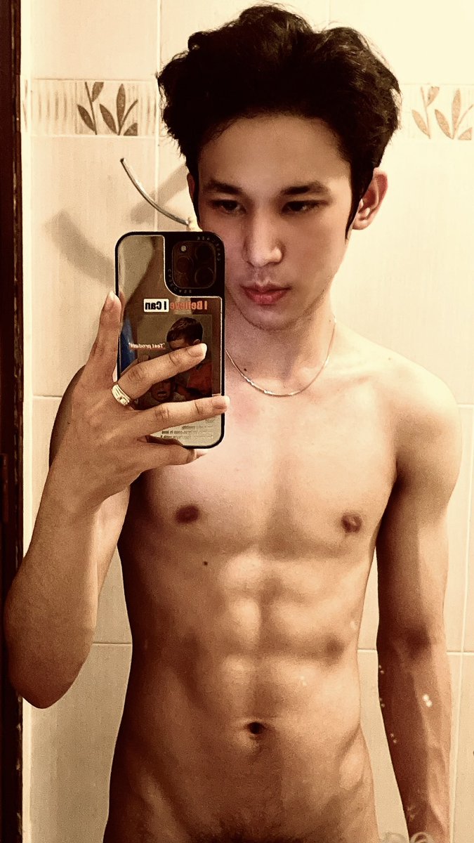 slay99er's tweet photo. Em thích phiên nào put on or take off https://t.co/EGjYKsjr7q