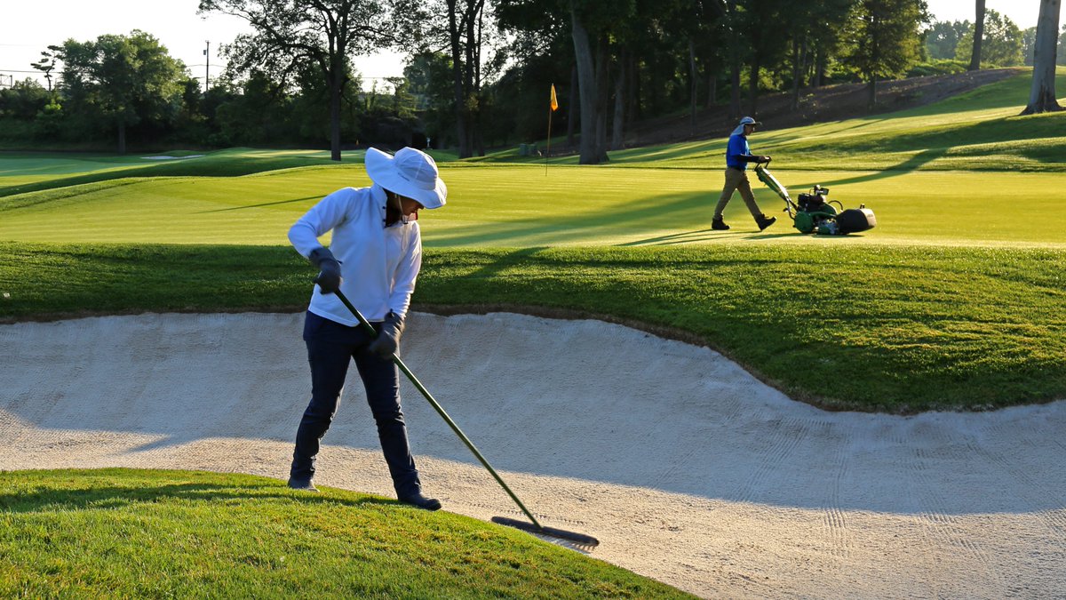 USGAGrnSection's tweet image. Happy #LaborDay to all the hard working golf course maintenance teams out there. The people taking care of golf courses make our game possible!