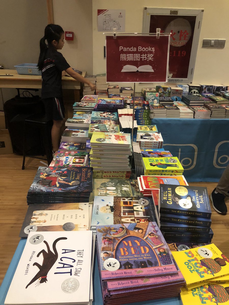 SISGeckos's tweet image. Thank you to our PSA for the successful Book Sale. Your time and effort are very much appreciated! #sisrocks #issedu #siscommunity