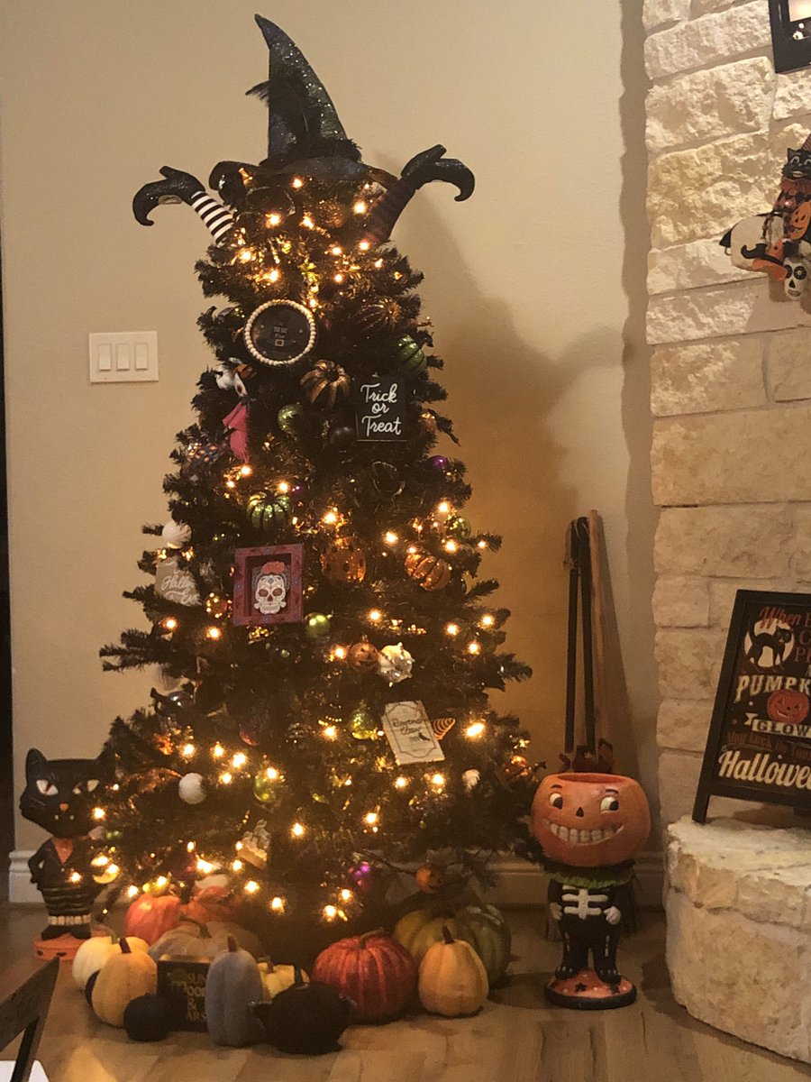 GreyMcCallister's tweet image. Freaking finally…#seasonofthewitch #magicmama #magichome