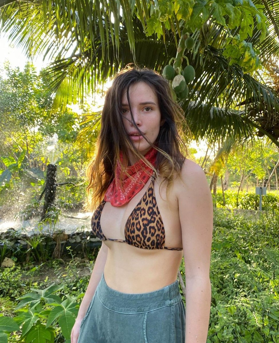 #Rolbandchella21
JUL/29;

—Sora y <a href="/MazcxlxB/">Benjamin.</a> se encontraban dando un paseo por los terrenos del festival ya que era el primer día formal del evento. El plan era pasar una mañana tranquila esperando así guardar su energía para los conciertos que vendrían más tarde.—