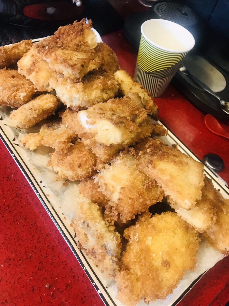 ArielNana26's tweet photo. Beignets de courge d épinard  poisson hallot maison les marmites pleines de bons plat 😅pour #RoshHashana #tune 👍🏻#constantinois 😏🍎🍯🍏@_pourcouac 😜 https://t.co/P6nhs1QY5k