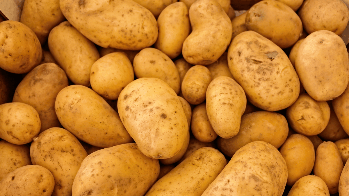 Vyman_law's tweet photo. It's #competition time. The UK #Law is quirky, let's test your knowledge to #win a £20 amazon voucher. 

It is illegal to import Polish potatoes into England &amp; Wales: True or False? 

To enter, follow us📲, comment your answer💪 and RT. Winner announced 23rd September 2021🤞 https://t.co/Pij1ikeXpc