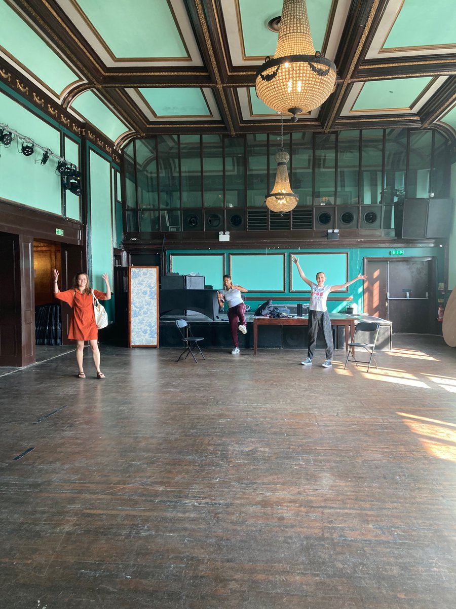 ImyWyatt's tweet image. Oh look it’s some wonderful ppl being fun in a v snazzy rehearsal room! That’s bc Flux is on on Friday &amp;amp; Saturday @theatre503! Cardboard boxes, garage tunes, great performances &amp;amp; beautiful writing - everything you want of an evening. Tickets £10 - join us: theatre503.com/?s=Flux