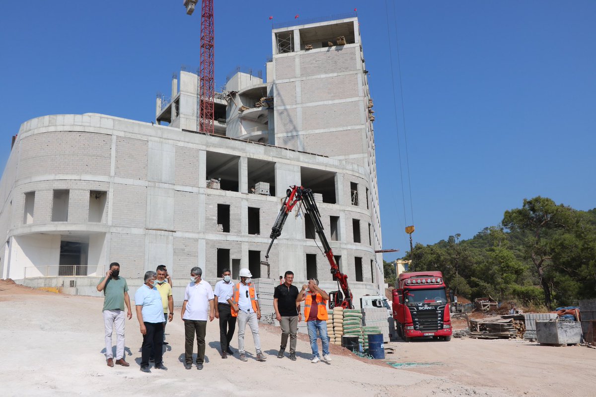 Bir yıl içinde Ek bina inşaatının tamamlanmasıyla birlikte   Kumluca Devlet Hastanemizi 
B grubu, 150 yataklı, 5 yıldız konforunda bir hastane haline getireceğiz. 

Yeni tıbbi cihazlarla donatacağımız Kumluca Devlet Hastanesi ek binası inşaatında incelemelerde bulunduk.