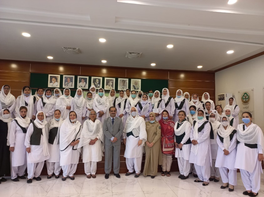 DailyTheDestin's tweet photo. Teachers got training to pave ways for empowering young girls
https://t.co/EU9cVIuwjG

#Pakistan #FGEI #DTD #PGGA #GirlsGuide #DTD https://t.co/yI9JyBDS6M