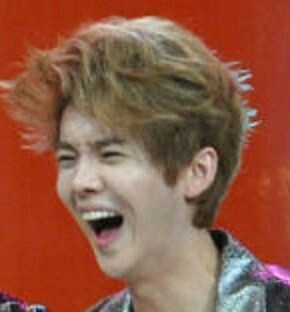 Kai_Lover994's tweet photo. @eribaekhyuneee @creepcy1485 @weareoneEXO وای اره هردفعه سرش جر میخورم رسما
I vote #EXO #LoveShot for HIT INTERNACIONAL FAVORITO at #MPN @weareoneEXO https://t.co/P9XtVlCo3D