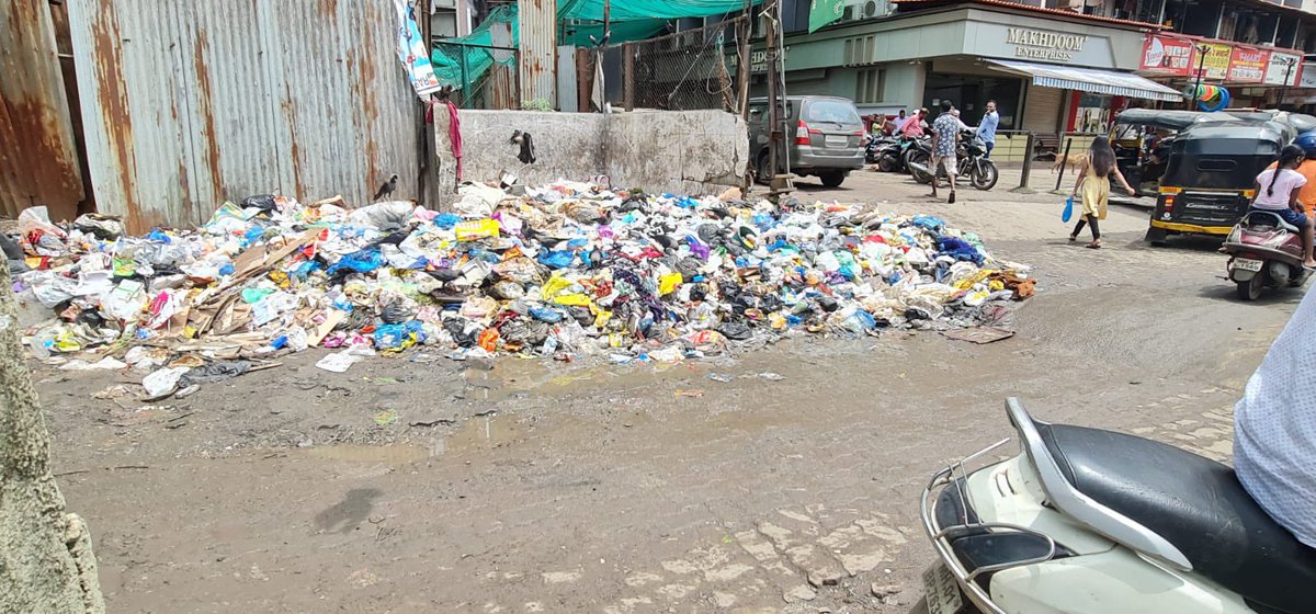 Navid Irshad Shaikh (@naveddddd) on Twitter photo <a href="/mybmcwardKW/">Ward KW BMC</a> plz clean the garbage opposite Raghvendra mandir relief road Gulshan Oshiwara Jogeshwari West Mumbai 400 102 . <a href="/mybmcwardKW/">Ward KW BMC</a> plz clean the garbage opposite Raghvendra mandir relief road Gulshan Oshiwara Jogeshwari West Mumbai 400 102 .