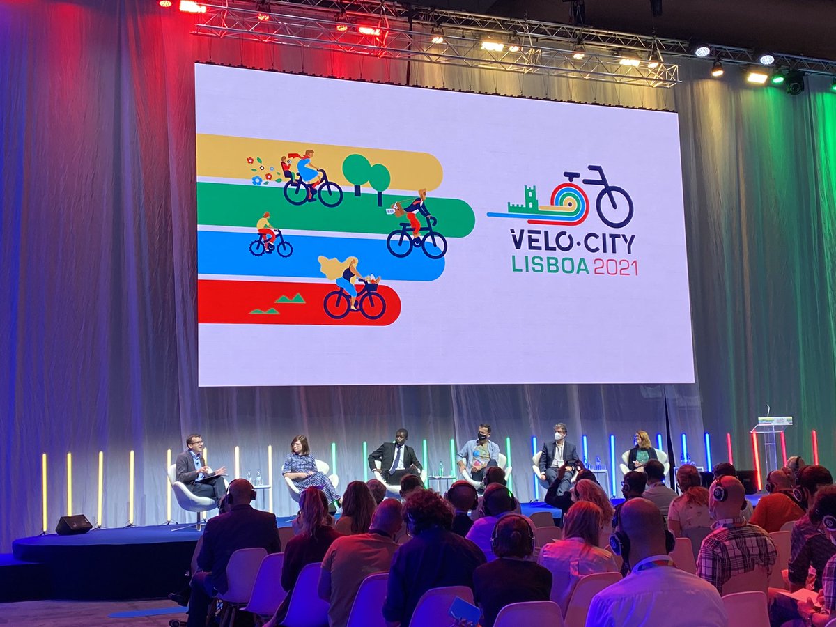 Closing school streets for car traffic in #london has not only increased traffic safety and more kids #cycling. It also lowered the toxic #airpollution by 25%! 
If you want your kids to be safe - your should probably give the car ride a second thought! <a href="/VelocitySeries/">Velo-city Conference</a>