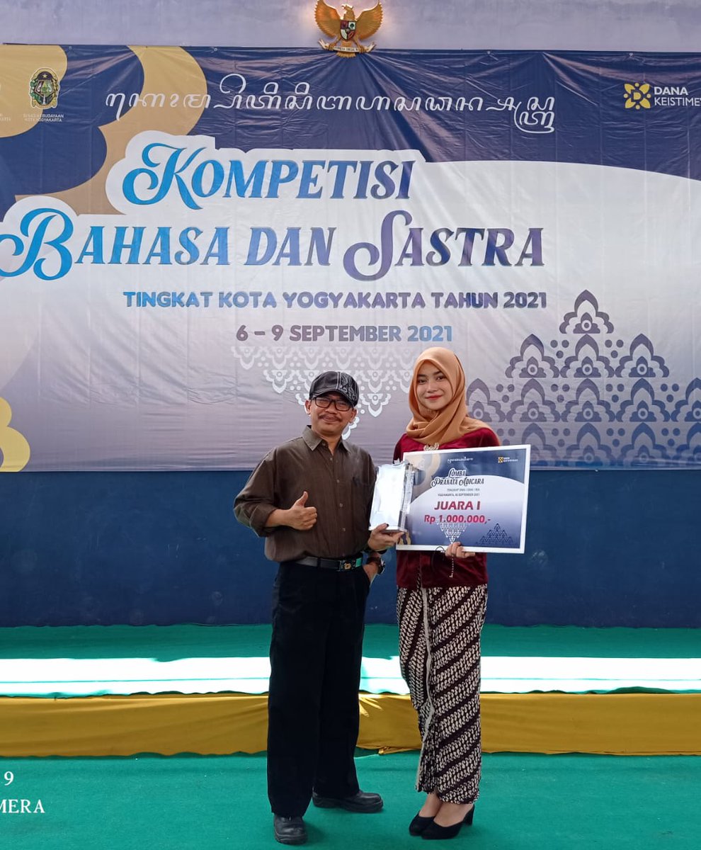 PakciDelayota's tweet photo. Selamat untuk Hilma Aulia juara 1 Pranata Adicara tingkat SMA/SMK/MA yang diadakan oleh Dinas Kebudayaan Kota Yogyakarta.
#sman8jogja #sman8yk #delayota #pakci8jaya #pakcijaya https://t.co/hjjsx6UGlL