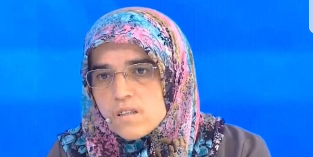 Ziya Selçuk Tagı Görünce Anlık ;

Görevde iken sürekli eleştirirler sevmezler, Ayrılınca pişman olup kıymeti'mi bilirler möge apla ;