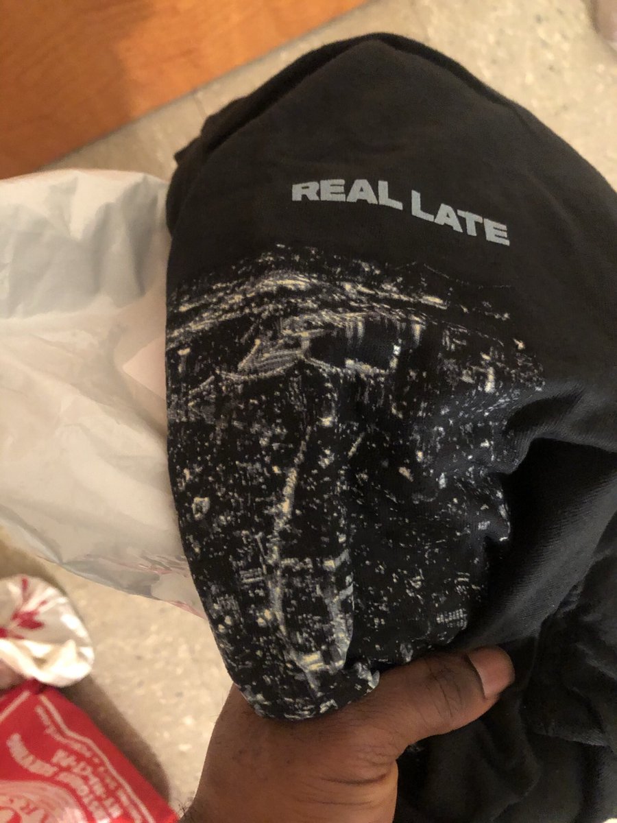 mal_escobar600p's tweet photo. Rockin β Real Late β with @Rosenbergradio as we tweet, that package been touched down tho! Bout to copp that hoodie next fall is coming. I think Pete still got more work for yaβll? ( Go following him ) #RealLateWithPeterRosenberg #Hot97 #StreamThatAlbum ππΏ #RealLate https://t.co/OfJo1fKs5l