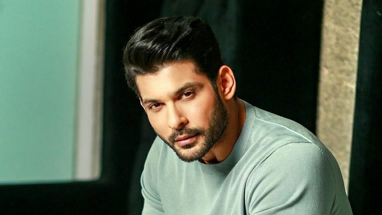 #SidharthShukla's mother #RitaShukla and sisters #Neetu and #Preeti organise a special prayer meeting for the late actor

Details: bit.ly/3h8RZqT

#SiddharthShukla #RIP #RIPSidharthShukla #SidHearts #Bollywood