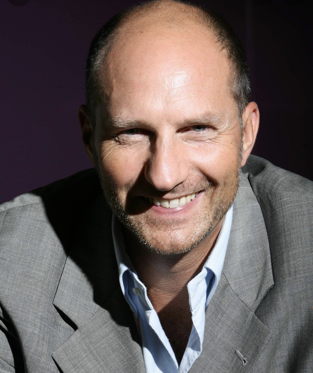 DenisBrogniart's tweet image. Immense tristesse d’apprendre le décès de Xavier Rivoire, un être rare, une si belle personne, homme aux multiples talents, aux 1000 vies qui mélangeait une grande érudition, une capacité d’écoute peu commune et un sens de l’amitié exacerbé. #RIP Mon Xavier