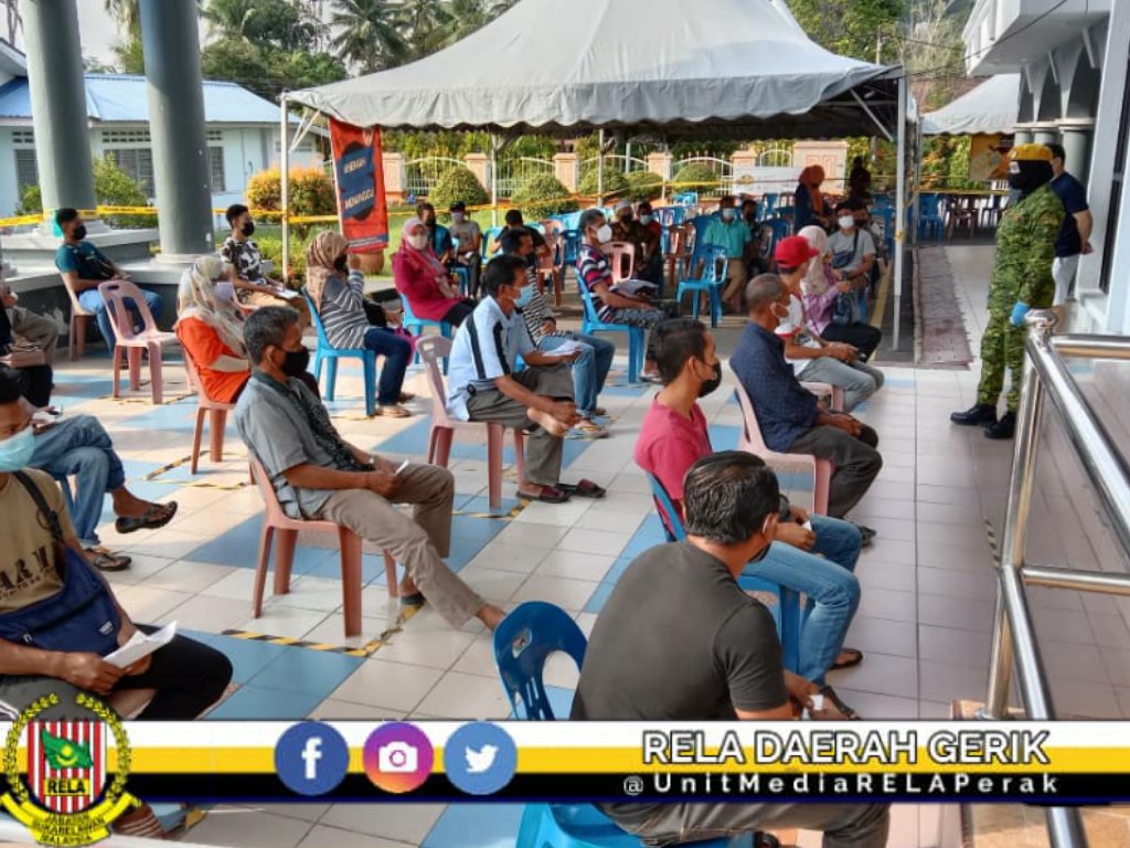 rela_gerik's tweet photo. 6.09.2021,Gerik|Penugasan Kawalan Keselamatan Di Pusat Pemberian Vaksin Di Dewan Serbaguna Gerik.
#KitaJagaKita 
#kitamestimenang 
#setiaberbakti https://t.co/3soCmLqb89