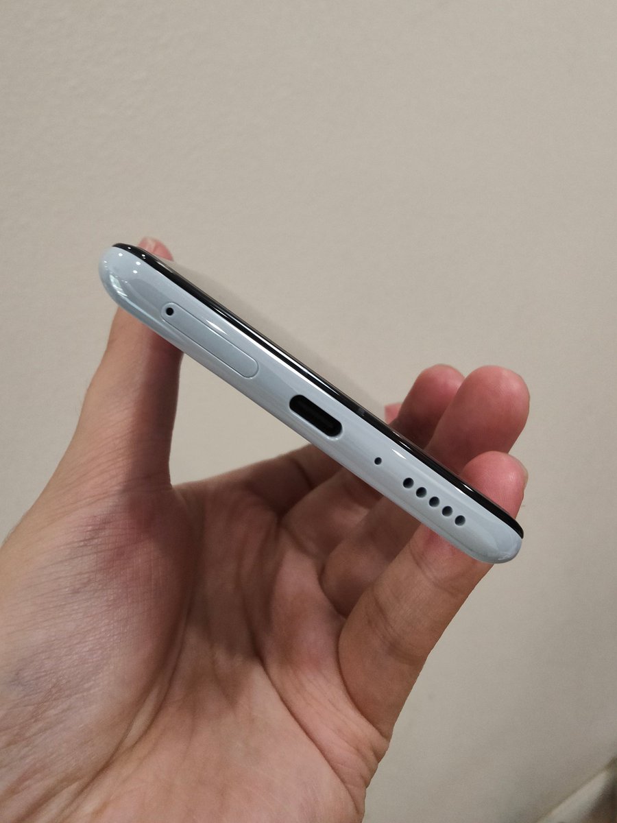 rudhranandu's tweet image. In the past three months, I think the most beautiful flagship is Mi MIX 4 and I think it is also the most beautiful mobile phone ever made by Xiaomi. It is not only beautiful on the back, but also on the front. Every side is beautiful.
#Xiaomi #MIMIX4