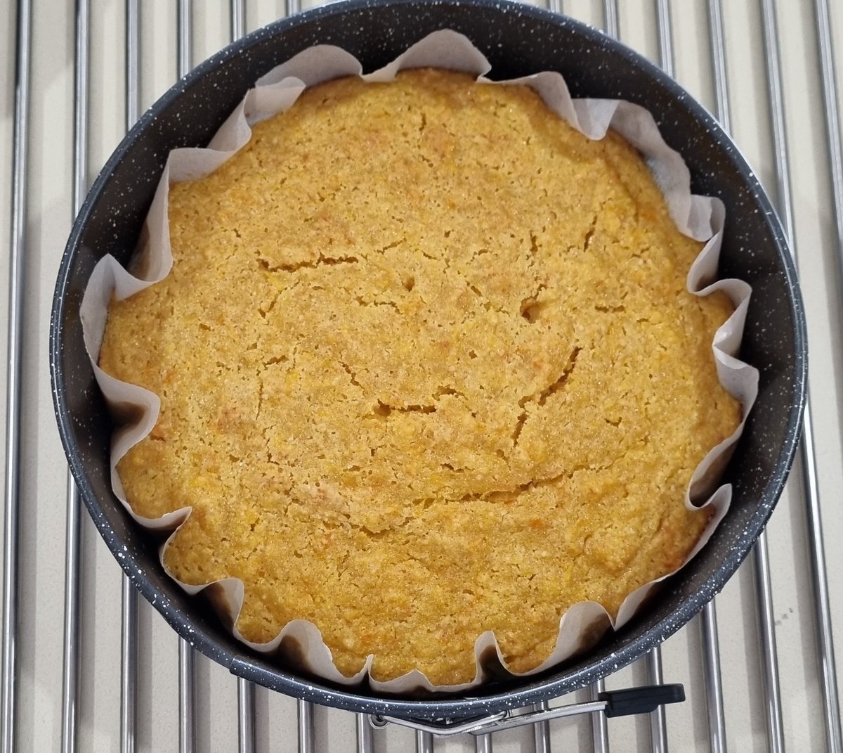 JMcK2018's tweet photo. #isocooking whole orange cake today...
Think I got the time right today... https://t.co/8ozUDh8p08