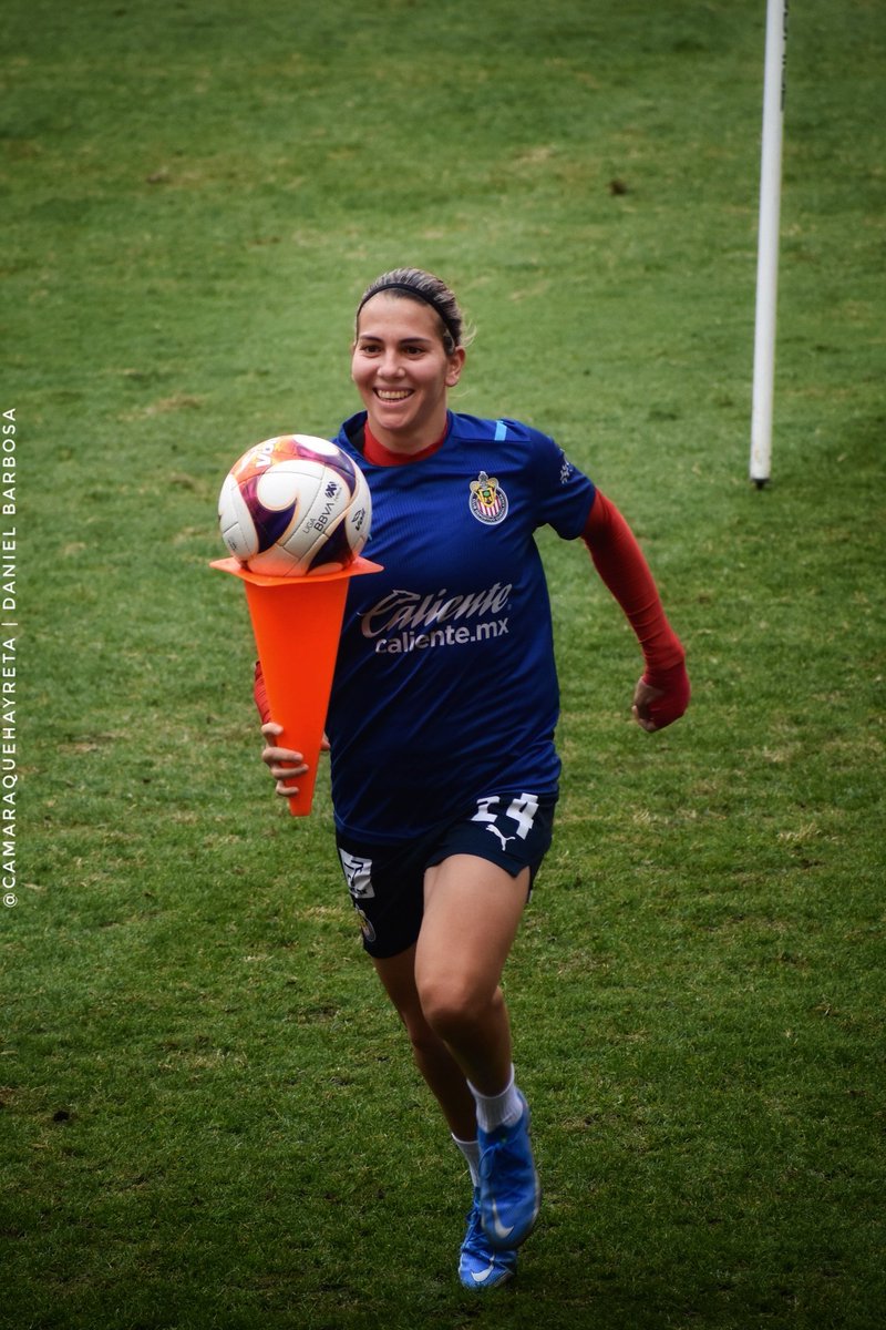 cqhayreta's tweet photo. Un poco de nuestro trabajo en IG
#womanreferee #futbolfemenil #futsingenero #chivasfemenil #atlasfemenil #ligabbvafemenil #ligamxfemenil #soccer #soccergirl #gol #camaraquehayreta https://t.co/8b0FB05wa5