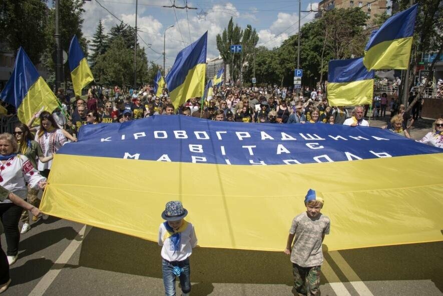 мариуполь мвд. парад победы в мариуполе 2022. мариуполь 2024. день россии в мариуполе. парад в мариуполе 2014.