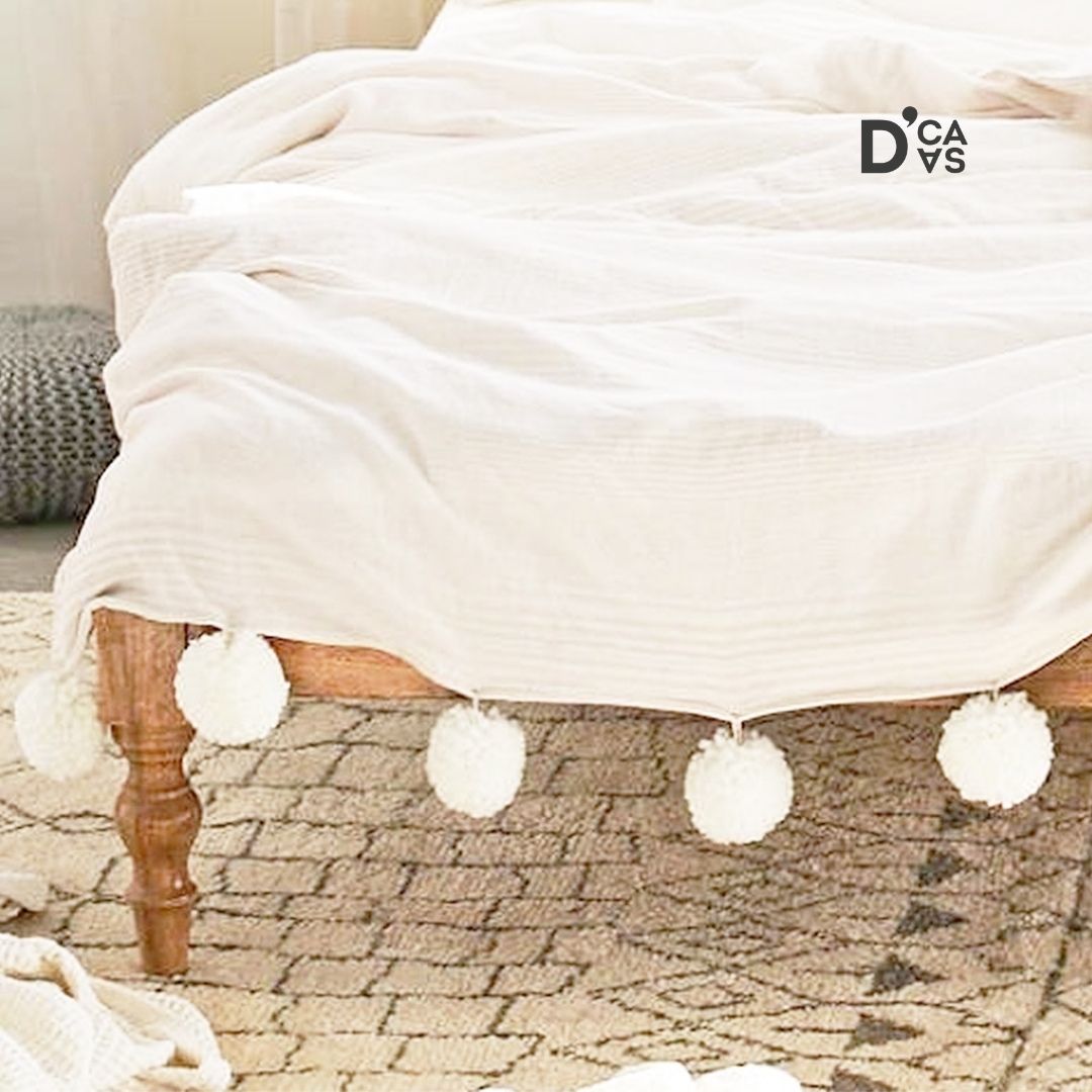 dcasainfo's tweet photo. 'Winter White' invita a resguardarse del frío invernal con materiales cálidos, pequeños detalles florales y toques rosados que contrastan con un predominante color blanco.
#WinterWhite #novedades #visualmerchandising #decoracion #interiorismo #hogar #tendenciashogar #ecommerce https://t.co/1nlGmUcIWw